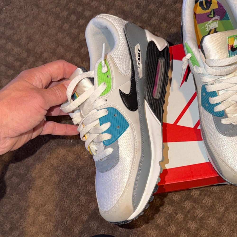 Nike Kids White and Gray Sneakers - Picture 4 of 9